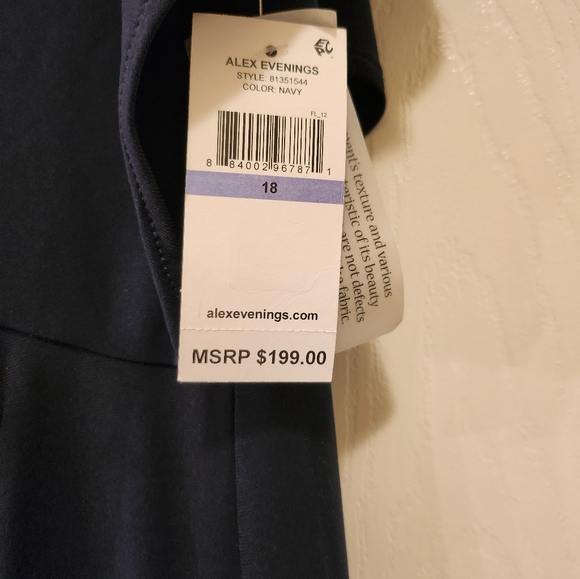 Evening Gown - Picture 3 of 7